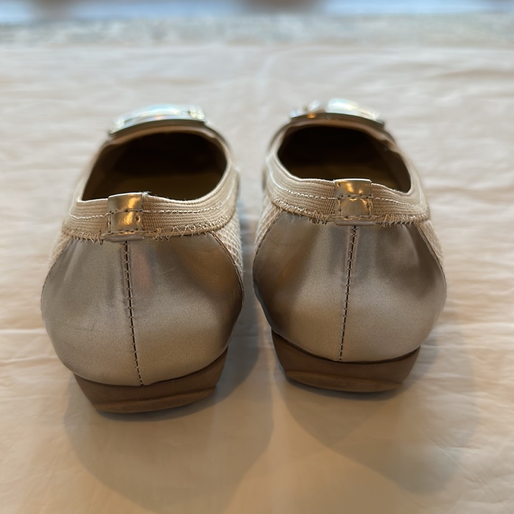 Anne Klein Women Flats Taupe Shoes Size 7.5 - Picture 3 of 8